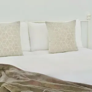 https://canaryislandshost-l-agua-salada.puertodelcarmen-hotels.org